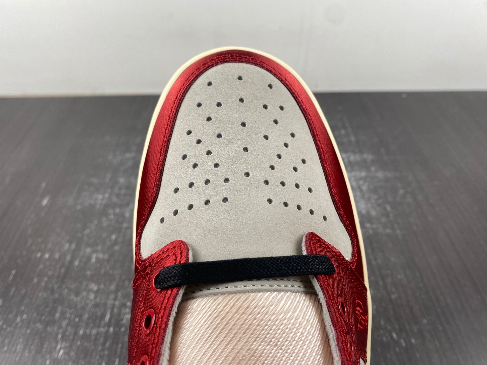 Jordan 1 Retro Low OG Trophy Room Away FN0432-100