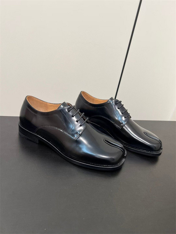 ma*s*n Ma*i*la leather shoes